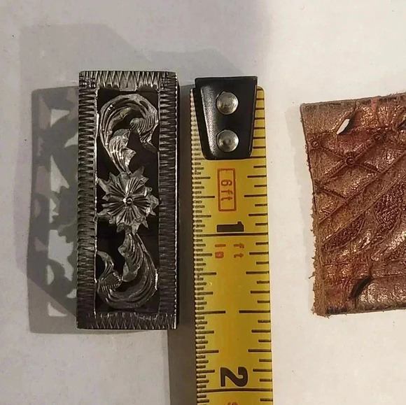 Vintage Vogt Sterling Silver 18 k gold buckle, keeper, tip and bridle rosette. - Picture 8 of 15